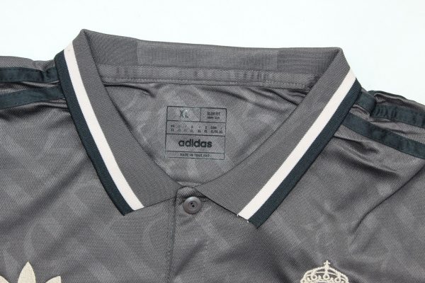 Real Madrid Tercera equipacion / Fan Version - Imagen 3