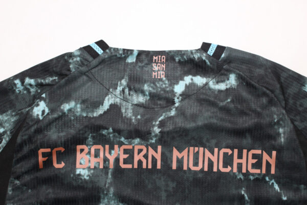 FC Bayern München Visitante / Player version - Imagen 4
