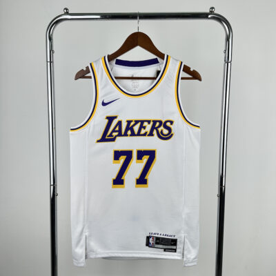 Los Angeles Lakers Blanca / Doncic / Fan version