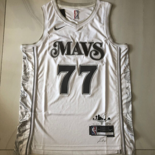 Dallas Mavericks Local / Dončić / Player version