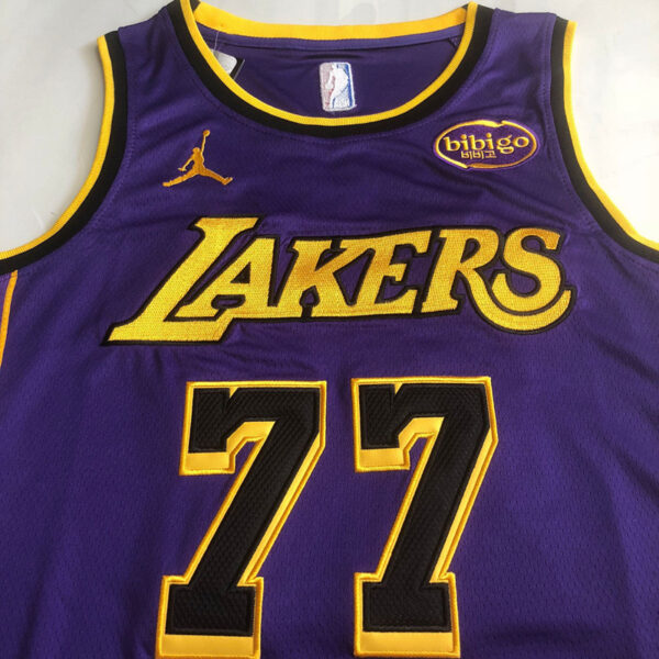 Los Angeles Lakers Purpura / Doncic / Player version - Imagen 4
