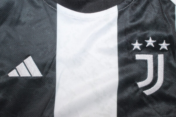 Juventus FC Local / Player version / Manga Larga - Imagen 3