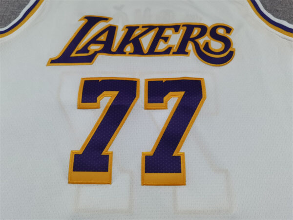 Los Angeles Lakers Blanca / Doncic / Player version - Imagen 3