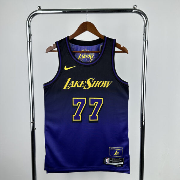 Los Angeles Lakers Purpura oscuro / Doncic / Fan version