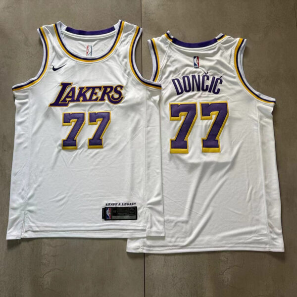 Los Angeles Lakers Blanca / Doncic / Player version