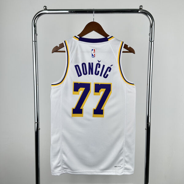 Los Angeles Lakers Blanca / Doncic / Fan version - Imagen 2