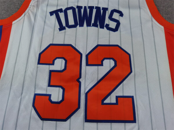 New York Knicks Local / Towns / Player version - Imagen 2