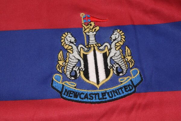 Newcastle United FC Visitante / Fan version / Retro 95-96 - Imagen 4