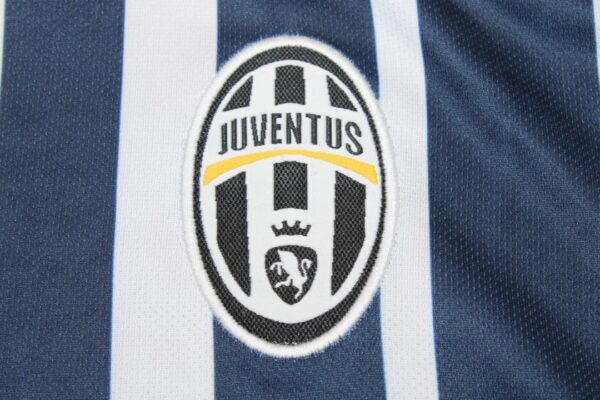 Juventus FC Visitante / Fan version / Retro 04-05 - Imagen 2