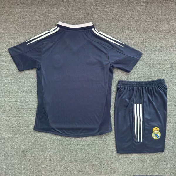 Real Madrid Visitante / Kid version / Fan version / Retro 04-05 - Imagen 2