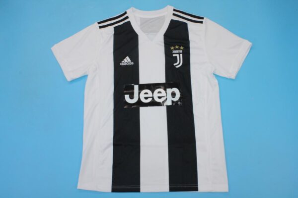 Juventus FC Local / Fan version / Retro 18-19
