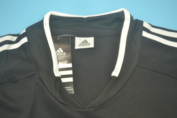 Real Madrid Visitante / Fan version / Retro 04-05 - Imagen 3