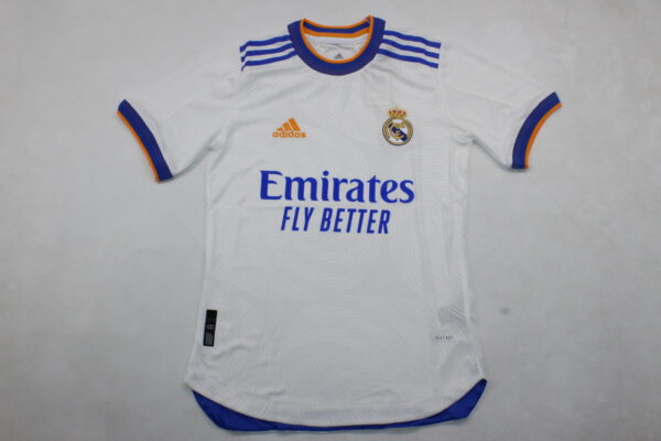 Real Madrid Local / Player version / Retro 21-22