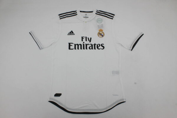 Real Madrid Local / Player version / Retro 18-19