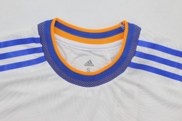 Real Madrid Local / Player version / Retro 21-22 - Imagen 3