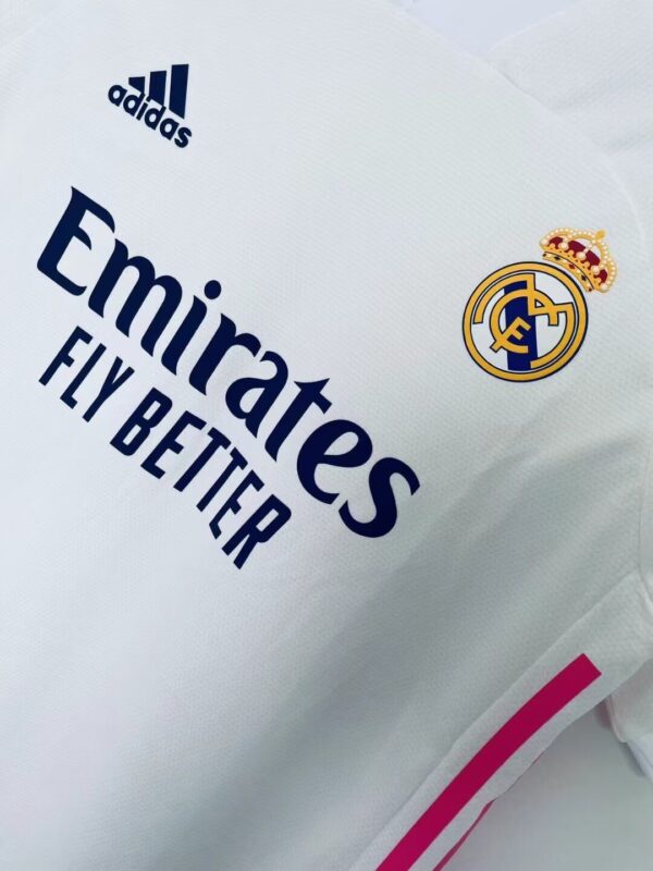Real Madrid Local / Player version / Retro 20-21 - Imagen 2