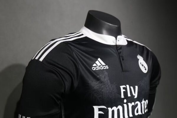 Real Madrid Tercera equipacion / Player version / Manga Larga / Retro 14-15 - Imagen 2