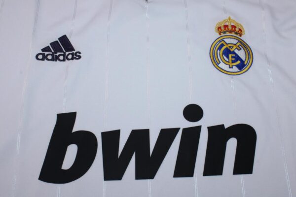 Real Madrid Local / Fan version / Manga Larga / Retro 12-13 - Imagen 3