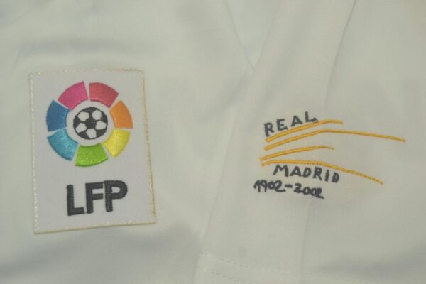 Real Madrid Local / Fan version / Retro 02-03 - Imagen 4