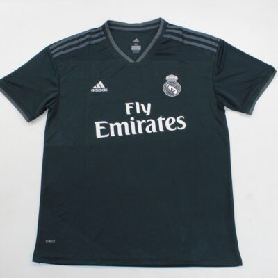 Real Madrid Visitante / Fan version / Retro 18-19