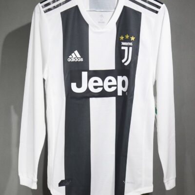 Juventus FC Local / Player version / Manga Larga / Retro 18-19