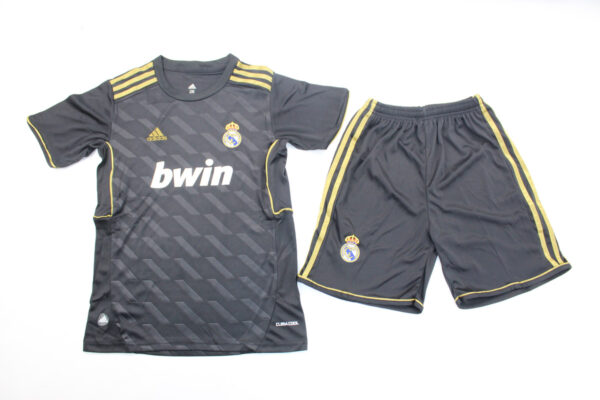 Real Madrid Visitante / Kid version / Fan version / Retro 11-12
