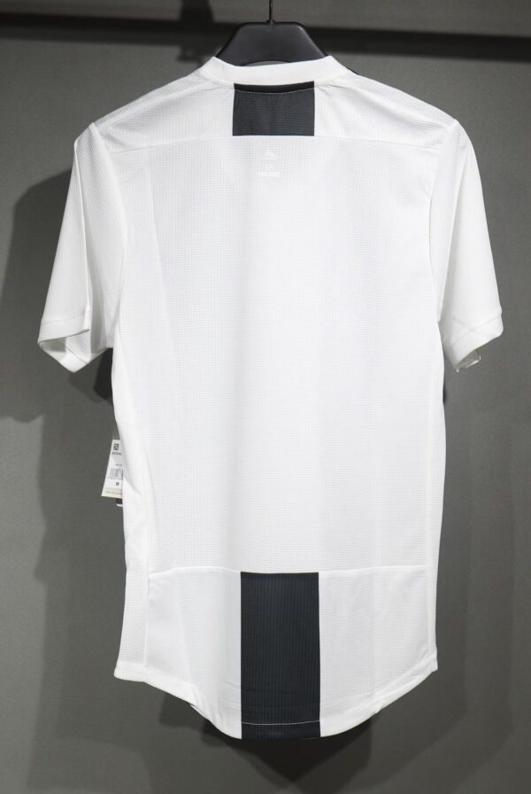 Juventus FC Local / Player version / Retro 18-19 - Imagen 3