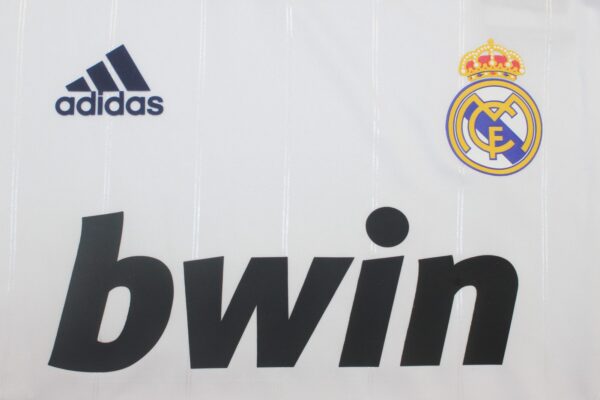 Real Madrid Local / Player version / Manga Larga / Retro 12-13 - Imagen 2