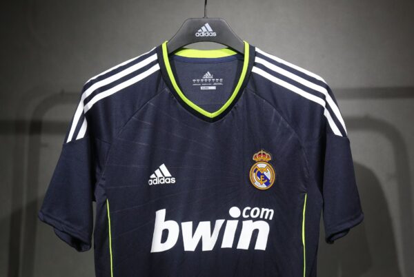 Real Madrid Visitante / Player version / Retro 10-11 - Imagen 4