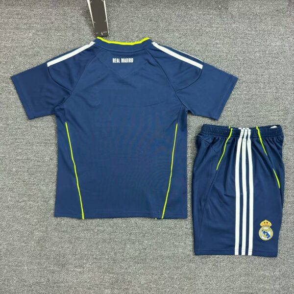 Real Madrid Visitante/ Kid version / Fan version / Retro 10-11 - Imagen 2