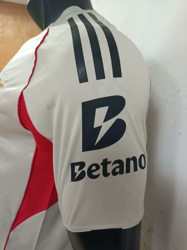 SL Benfica Visitante / Player version - Imagen 4