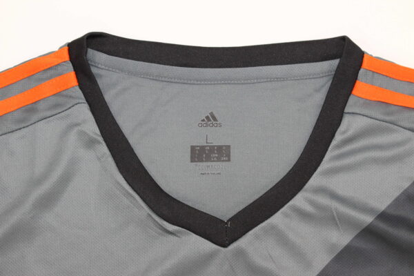 FC Bayern München Visitante / Fan version / Retro 16-17 - Imagen 2