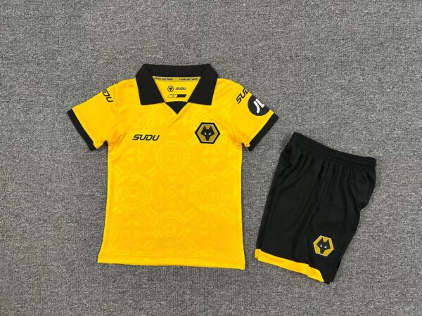 Wolverhampton Wanderers FC Local / Kid version / Fan version