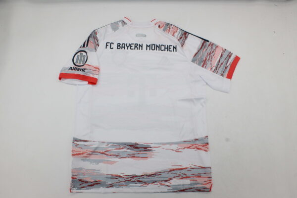 FC Bayern München Visitante / Player version - Imagen 4