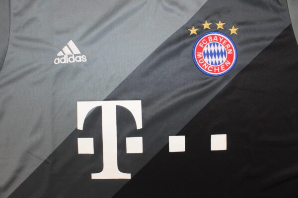 FC Bayern München Visitante / Fan version / Retro 16-17 - Imagen 3