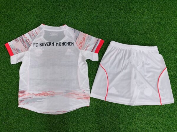 FC Bayern München Visitante / Kid version / Player version - Imagen 2