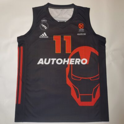 Real Madrid / Vengadores version / Hezonja / Fan version / Retro 22-23