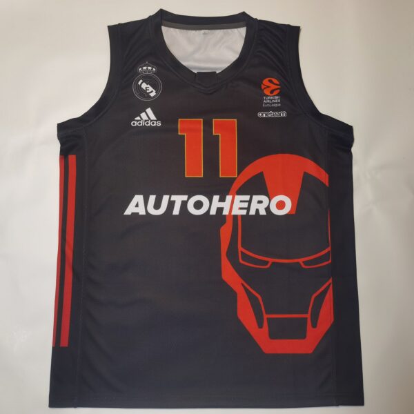 Real Madrid / Vengadores version / Hezonja / Fan version / Retro 22-23