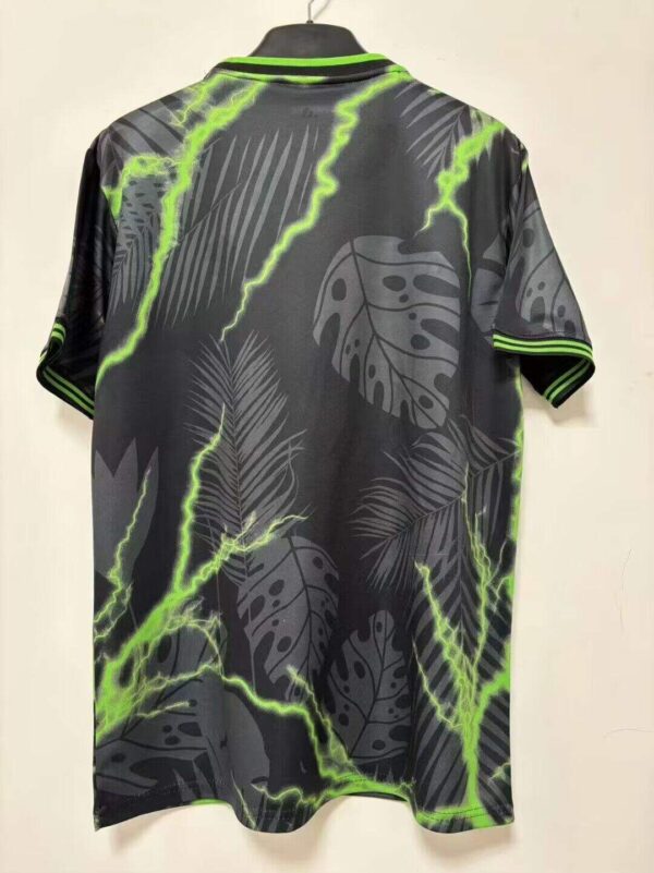 Real Madrid Entrenamiento Negro con verde / Fan version - Imagen 2