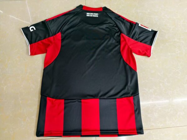 Eintracht Frankfurt Local / Fan version - Imagen 2