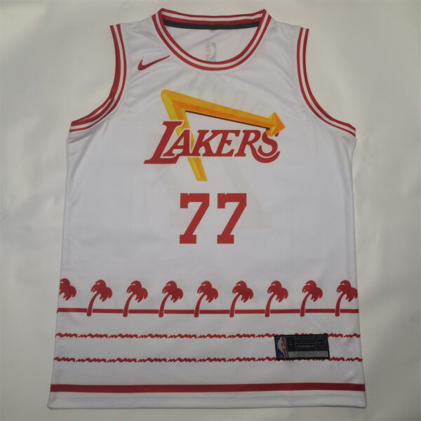 Los Angeles Lakers Burguer / Doncic / Fan version