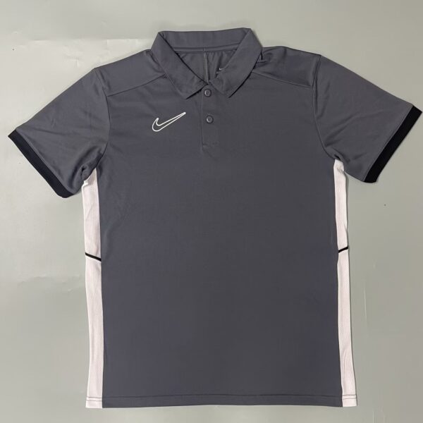 Nike / Polo Gris