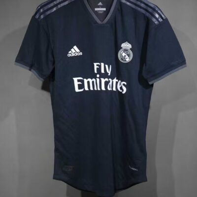 Real Madrid Visitante / Player version / Retro 18-19