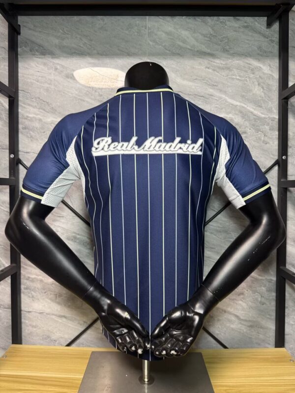 Real Madrid Beisbolera Azul Oscuro / Player version - Imagen 2