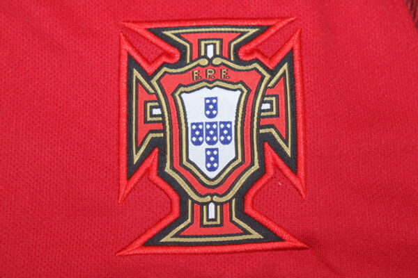 Portugal Local / Fan version / Manga Larga / Retro 16-17 - Imagen 3