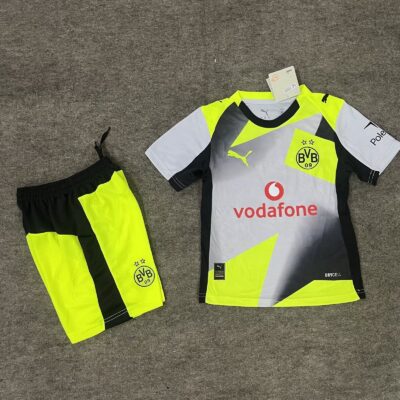 Borussia Dortmund Visitante / Kid version / Fan version