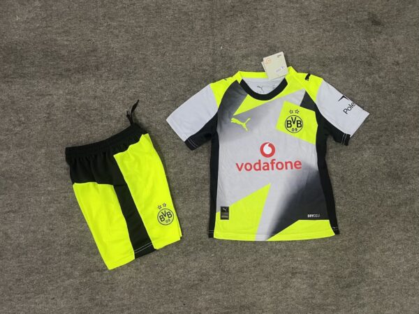 Borussia Dortmund Visitante / Kid version / Fan version