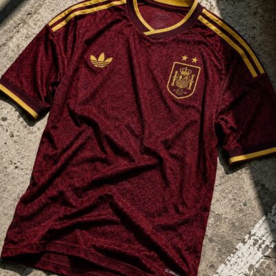 Camiseta España Burdeo Edición Especial / 2 Estrellas / Fan versión / Mundial 2026