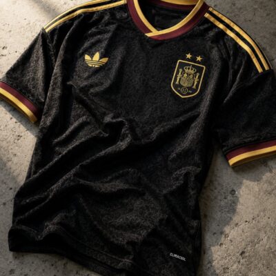 Camiseta España Negra Edición Especial / 2 Estrellas / Fan versión / Mundial 2026
